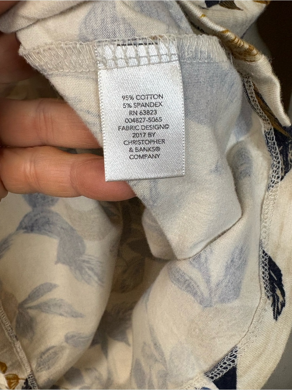 Cj Banks Cream 3/4 Sleeve plus size lightweight Top with Blue & Gold Leaf Print - Picture 5 of 7